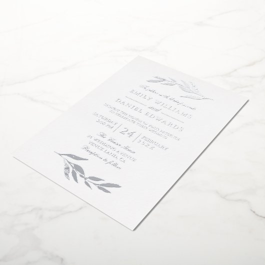 Elegant Silver Foil Leaf Modern Wedding Folie Uitnodiging (Gedraaid)