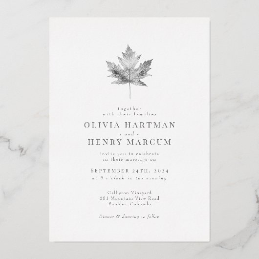 Elegant Silver Foil Maple Leaf Fall Wedding Folie Uitnodiging (Voorkant)
