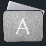 Elegant Silver Glitter en Sparkle Monogram Laptop Sleeve<br><div class="desc">Elegant Silver Faux Glitter en Sparkle Elegant Monogram Hoesje. Dit hoesje kan worden aangepast om uw initiaal en voornaam te omvatten.</div>