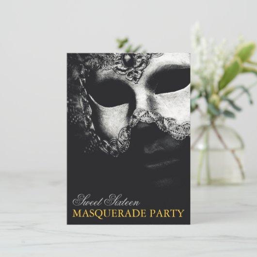 Elegant Silver Gold Sweet 16 Masquerade Invitation Kaart (Staand voorkant)