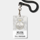 Elegant Silver-kerstbal op Bokeh Lights Badge (Achterkant met lanyard)
