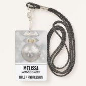 Elegant Silver-kerstbal op Bokeh Lights Badge (Achterkant met draagriem)