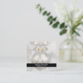 Elegant Silver-kerstbal op Bokeh Lights Vierkante Visitekaartje (Staand voorkant)