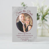 Elegant Silver Lace Burgundy over Grijze foto's br Save The Date (Staand voorkant)