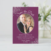 Elegant Silver Lace en foto's op Magenta Wedding Save The Date (Staand voorkant)