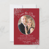 Elegant Silver Lace over de Rode Foto van Crimson Save The Date (Voorkant)
