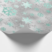 Elegant Silver Mint Kerstmis Snowflake Patroon Cadeaupapier (Hoek)