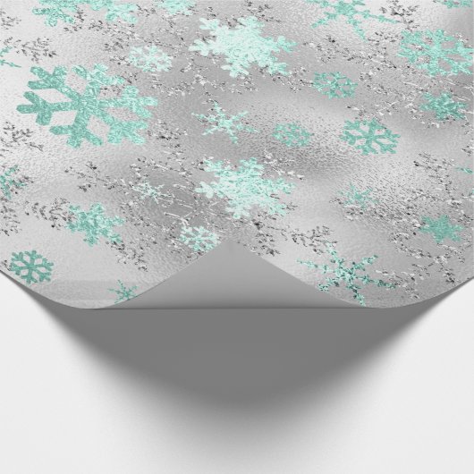 Elegant Silver Mint Kerstmis Snowflake Patroon Cadeaupapier (Hoek)