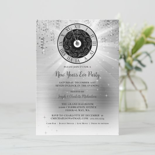 Elegant Silver New Year Eve Party Uitnodiging (Staand voorkant)