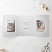 Elegant Silver-penseelstreken met joy Script-foto Drieluik Kaart (Binnen)