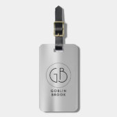 Elegant Silver Round brushed metallic Monogram Bagagelabel (Voorkant verticaal)