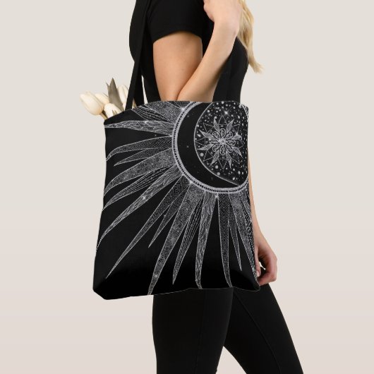 Elegant Silver Sun Moon Mandala Black Design Tote Bag (Dichtbij)