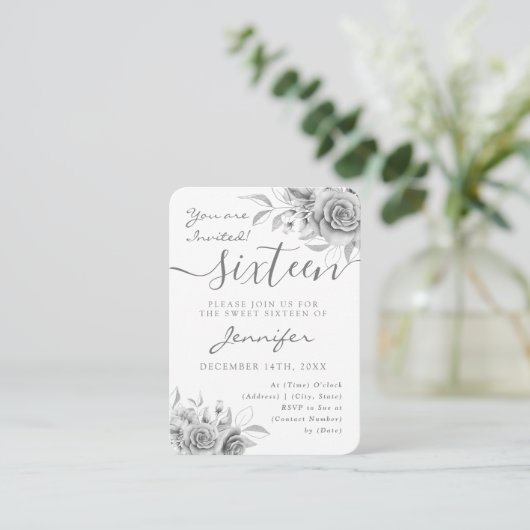 Elegant Silver Sweet 16 Glitter Floral Invite  Informatiekaartje (Staand voorkant)