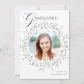 Elegant Silver Wildflower Wreath Afstuderen Aankondiging (Voorkant)