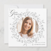 Elegant Silver Wildflower Wreath Afstuderen Kaart (Voorkant)