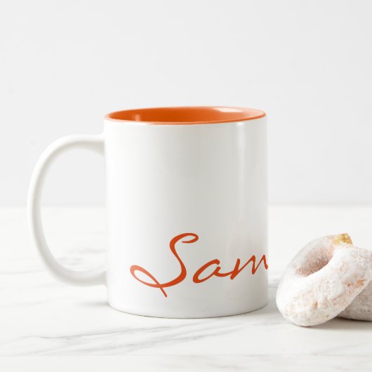 elegant simpele moderne chic trendy monogram oranj tweekleurige koffiemok (Met donut)
