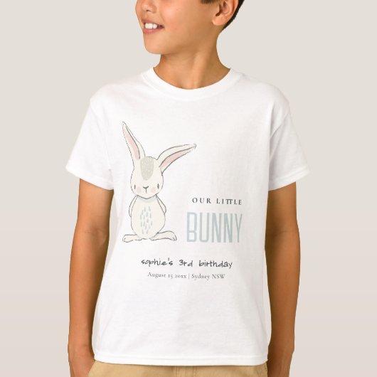 Elegant Simple Cute Blue Bunny boys Birthday T-shirt (Voorkant)