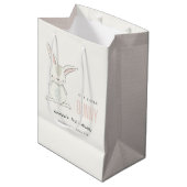 Elegant Simple Cute Blush Pink Bunny Kinderen van  Medium Cadeauzakje (Voorkant Gekanteld)