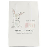 Elegant Simple Cute Blush Pink Bunny Kinderen van  Medium Cadeauzakje (Voorkant)