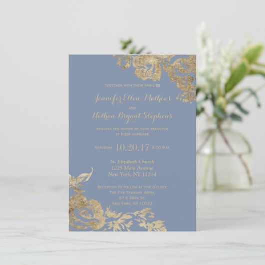 Elegant Simple Gold Dusty Blue Floral Wedding Kaart (Staand voorkant)