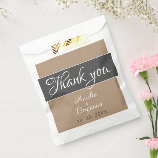 Elegant Simple Grey Beige Script Weddenschap Harte Bedankzakje (Gezegeld)