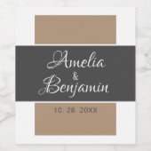 Elegant Simple Grey Beige Typography Weddenschap Wijn Etiket (Enkel label)