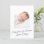 Elegant Simple Script Photo Baby Birth Aankondiging (Staand voorkant)