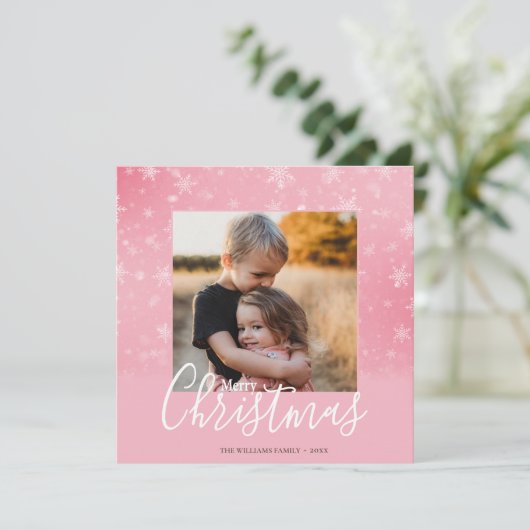 Elegant Simple Snowy Roze kerstfoto Feestdagenkaart (Staand voorkant)