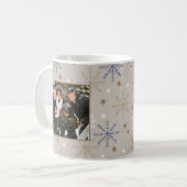 Elegant sneeuwvlok patroon beige 2 foto koffiemok (Voorkant links)