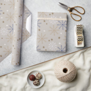Elegant Sneeuwvlokpatroon Beige Cadeaupapier