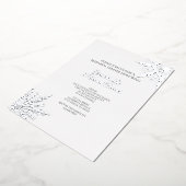 Elegant Snowflakes Winter Wedding Rehearsal Dinner Folie Uitnodiging (Gedraaid)