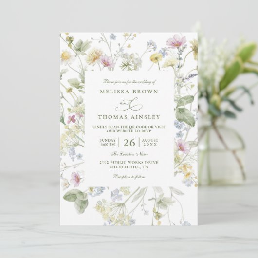 Elegant Soft Pastel Wildflower QR Code Wedding Kaart (Staand voorkant)
