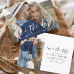 Elegant sparen de Datum Handgeschreven Foto Save The Date<br><div class="desc">De handgeschreven Bieden van de Begroting sparen de Kaarten van de Datum die een foto op de voor en rug hebben. Sparen de Herfst van de Datum, de Herfst, de Winter, de Lente of de kaarten van de Zomer bevatten een moderne hand geschreven cursieve manuscripttypografie die elegant, eenvoudig en modern...</div>
