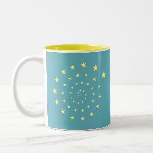 Elegant Stars Spiral op Blauwgroen en monogram Tweekleurige Koffiemok (Links)
