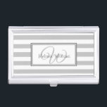 Elegant stijlvolle grijze strepjes monogrammen visitekaarthouder<br><div class="desc">Grijze strepen en elegante monogram.</div>