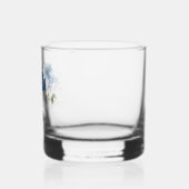 Elegant Stofblauw Bloemenscript Bruids-Shower Whisky Glas (Links)