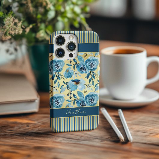 Elegant stoffig blauw goud bloemenstreep monogram iPhone hoesje