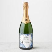 Elegant Stoffig Blauw Waterverf Bloemen Quinceañer Sparkling Wijnetiket (Voorkant)