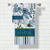 Elegant stoffig blauw wit bloemenstreep monogram bad handdoek