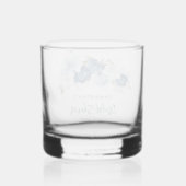 Elegant stoffig blauwe bloemrijke script bruiloft  whisky glas (Achterkant)