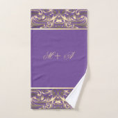 Elegant Stylish Chic Gold Swirls Monogram Violet Bad Handdoek (Handdoek)