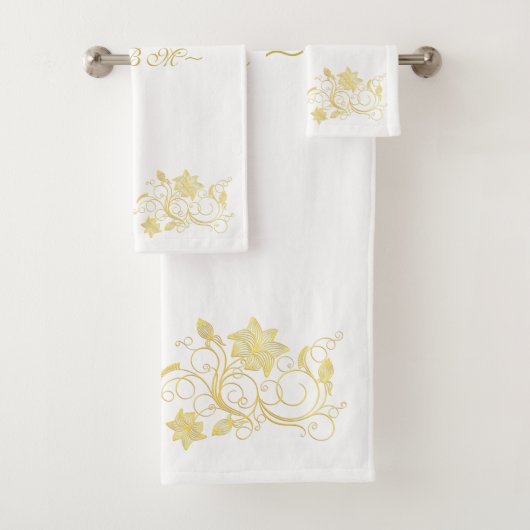 Elegant & Stylish Gold Filigree Flower on White Bad Handdoek (Insitu)