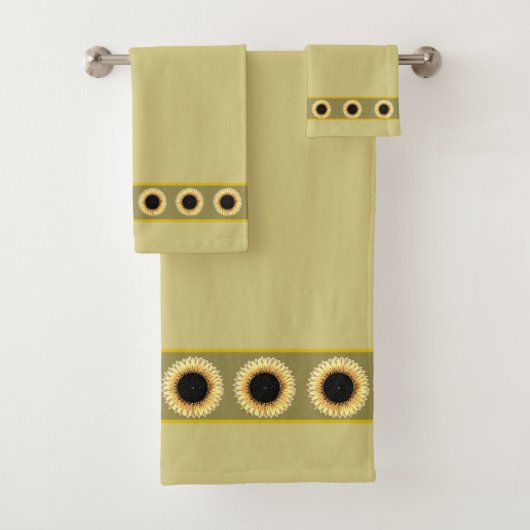 Elegant, Stylish Sunflowers on Beige Bad Handdoek (Insitu)