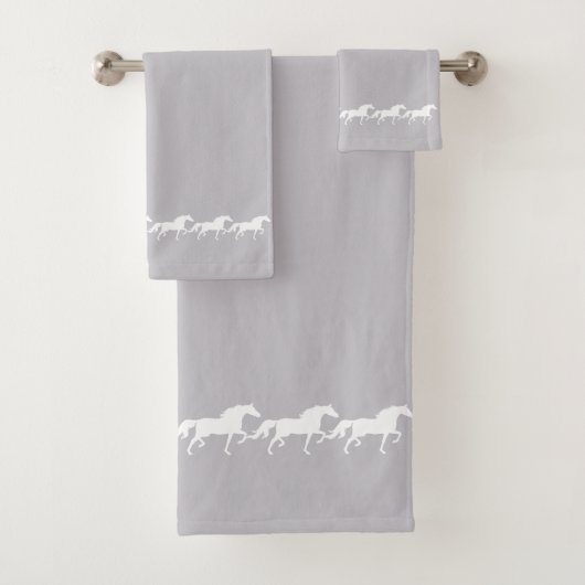 Elegant Stylish White Horses on Silver Gray Bad Handdoek (Insitu)