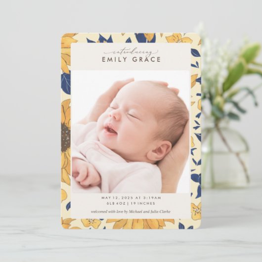 Elegant Sunflower Yellow Photo Birth Announounding Kaart (Staand voorkant)