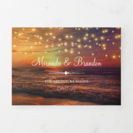 Elegant Sunset Beach String Lights Summer Wedding Drieluik Uitnodiging