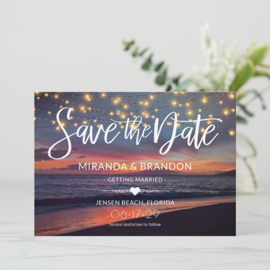 Elegant Sunset Beach String Lights Summer Wedding Save The Date (Staand voorkant)