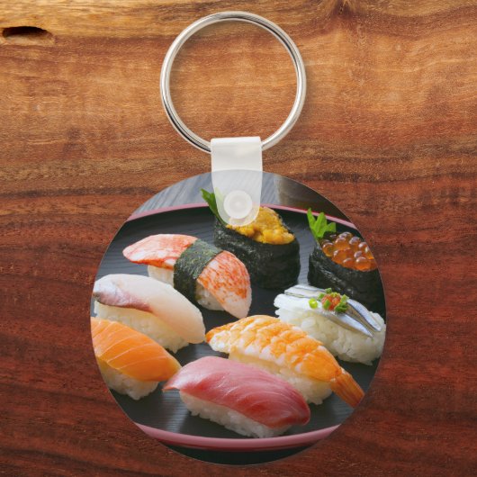 Elegant Sushi Platter Keychain – SUSHIMI Style (Voorkant)