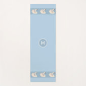 Elegant Swans & Monogram op lichtblauw Yogamat (Voorkant)