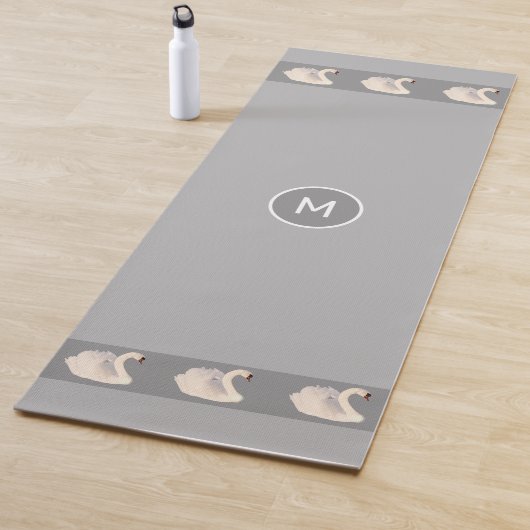 Elegant Swans & Monogram op Light Silver Grey Yogamat (In situ)